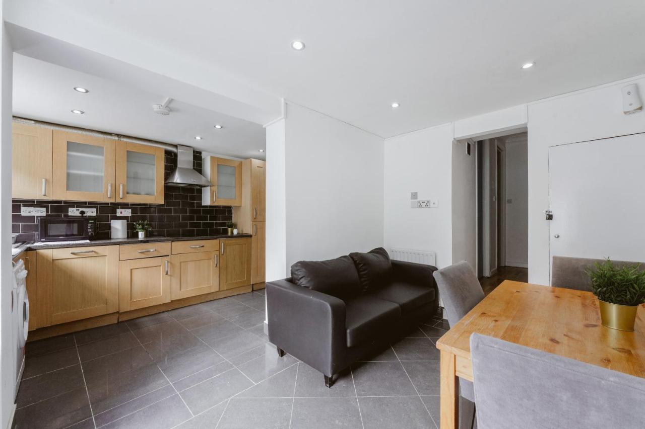 Great In Stepney Station - 12 Pensiune *